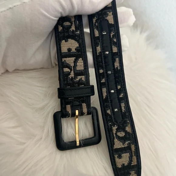 ?PRICE DROP!!? Authentic Christian Dior vintage belt ?PRICE DROP!!? Authentic Christian Dior vintage belt - www  main image 3